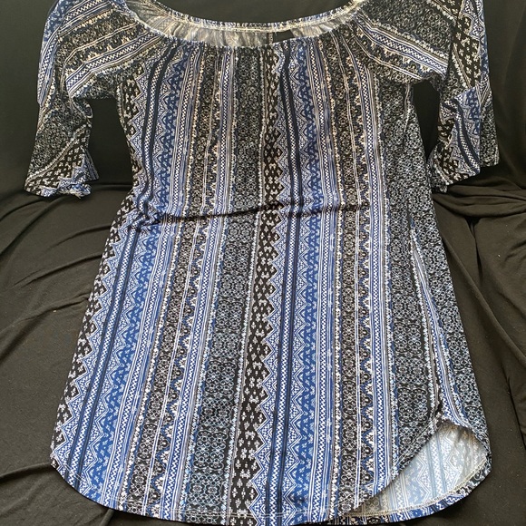 Off Shoulder Dress - Picture 3 of 3